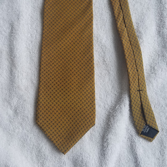 Kenneth Cole New York All Silk Necktie  / Suit Tie - Picture 2 of 13